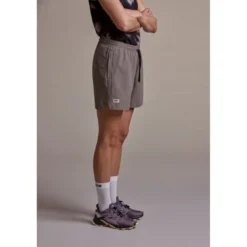 MalojaOniipaM. - Short running femme