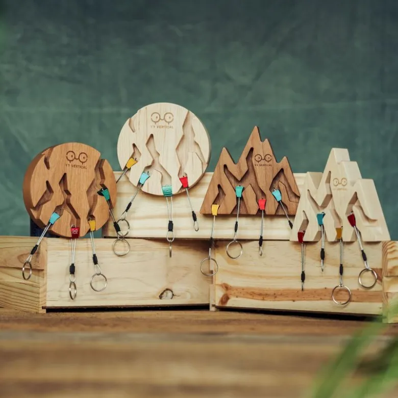 YY VerticalKey Holder Mountain